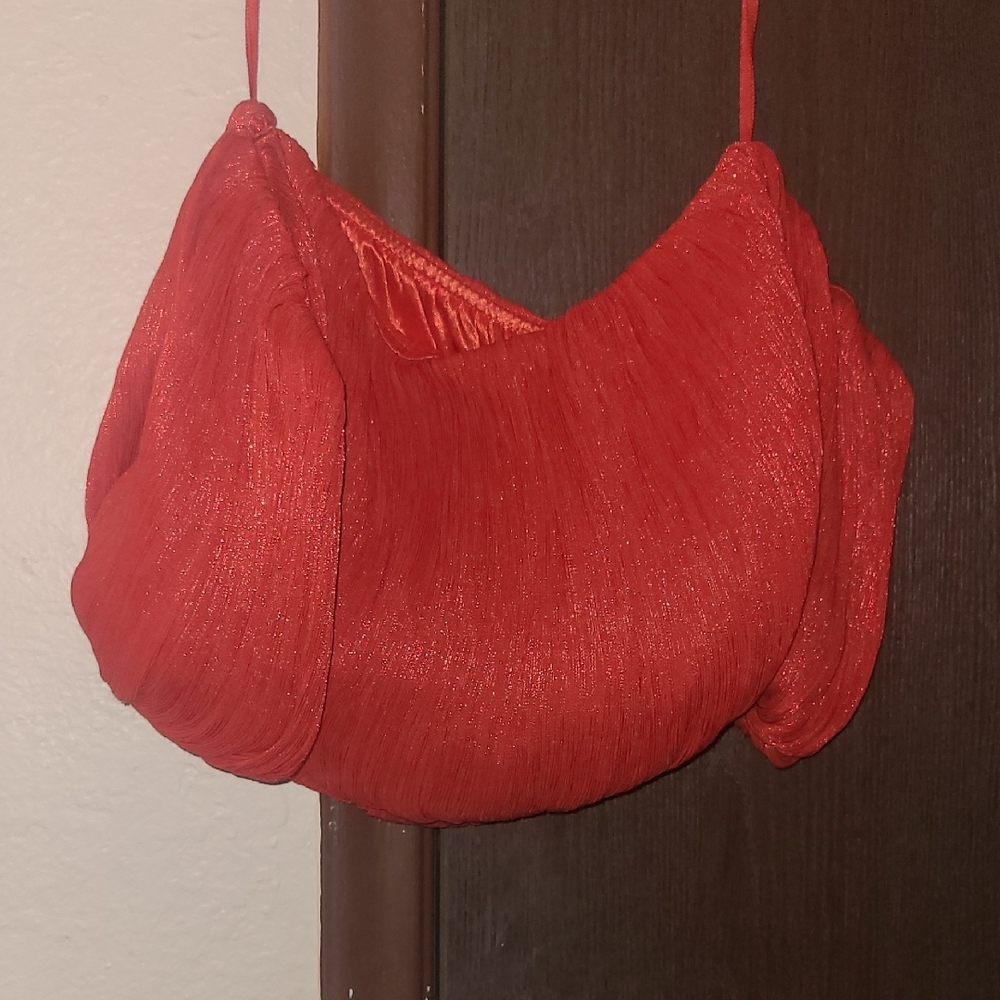 Gorgeous NWOT Line & Dot Cropped Off The Shoulder Top